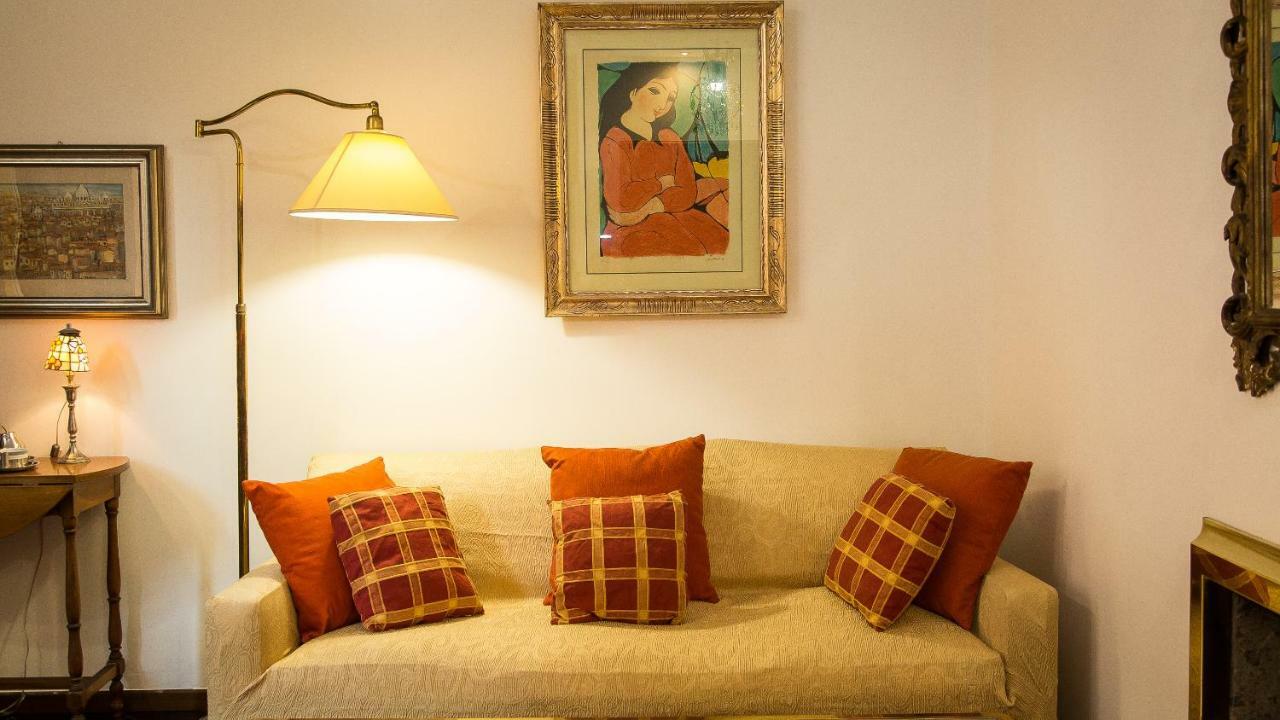In Borgo Angelico Terrace Apartment *